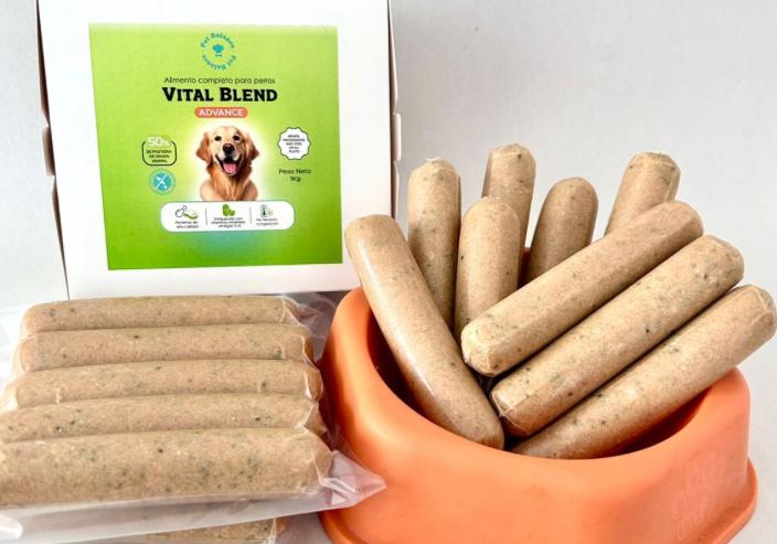 Lee más sobre el artículo Por qué la comida comercial podría estar enfermando a tu mascota? La solución está en la alimentación natural
